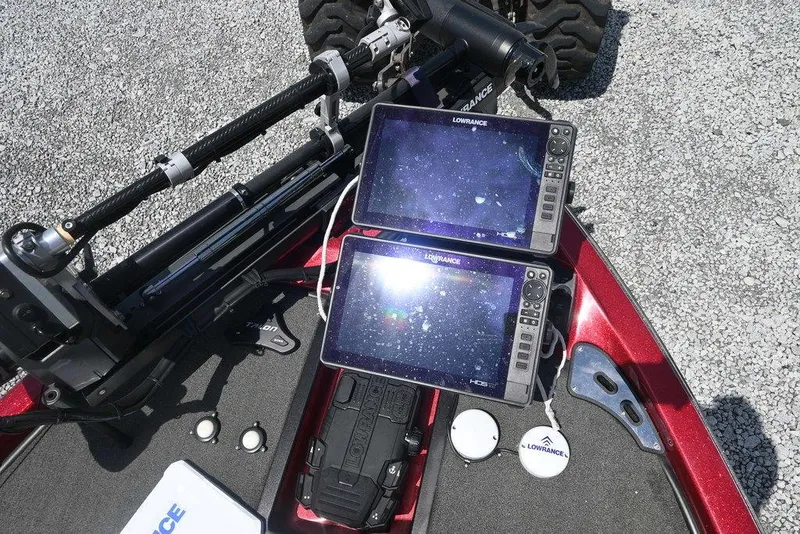 Slide: The Image of 2016 Ranger Z518 boat with dual Lowrance fish finders and trolling motor on deck. - 10