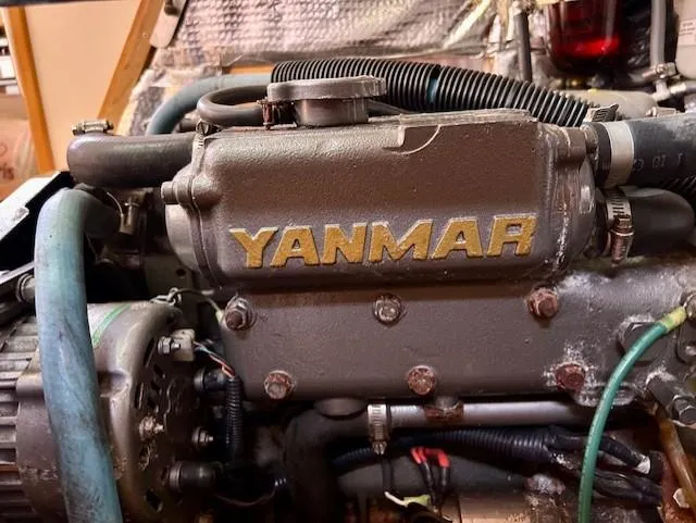 Slide: The Image of Yanmar engine in a 2007 Hanse 400 sailboat, close-up view. - 28