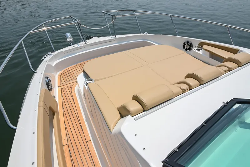 Slide: The Image of 2020 Sea Ray Sundancer 320 Coupe with spacious sun deck and elegant teak flooring. - 39
