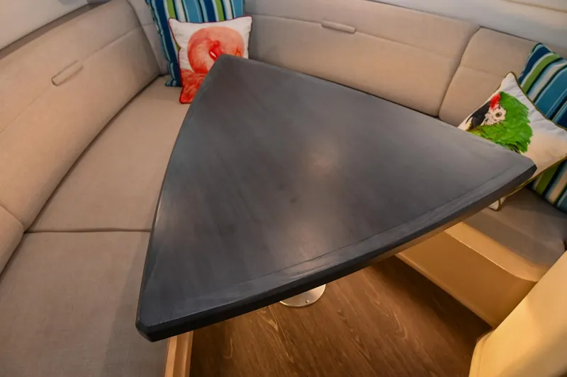 Slide: The Image of Sea Ray Sundancer 320 Coupe 2020 - 54