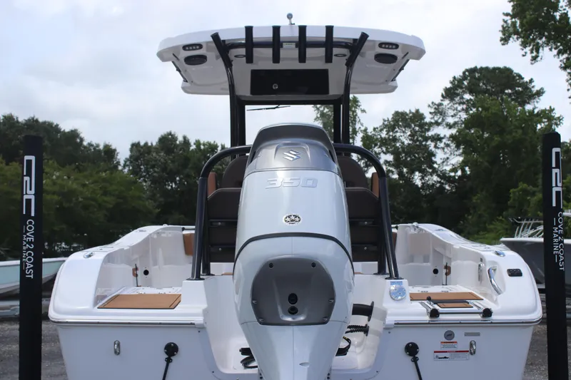 Slide: The Image of 2025 Sea Pro 245 FLX boat with powerful outboard motor, rear view. - 4
