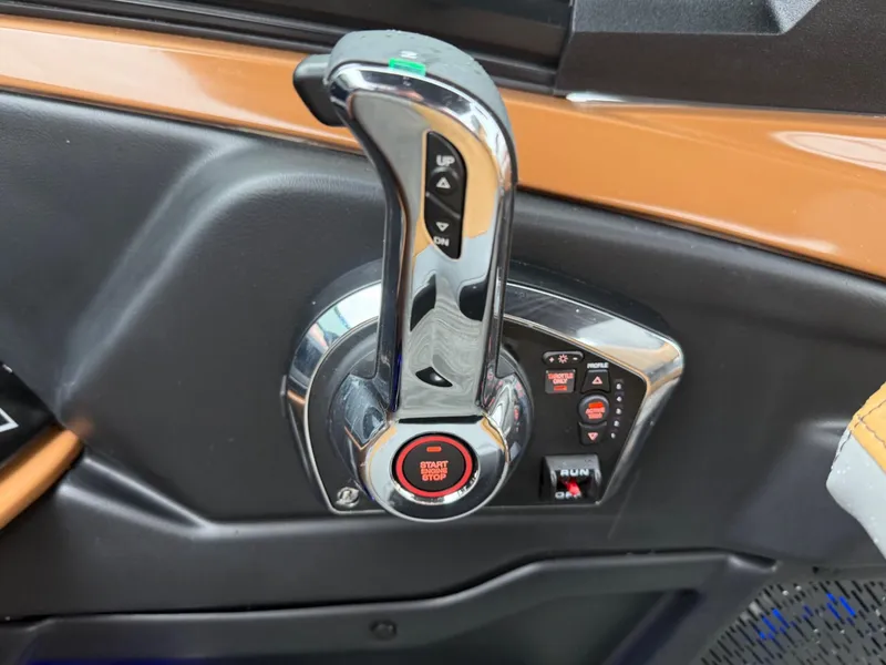 Slide: The Image of Throttle control of 2025 Tahoe Pontoon Grand Tahoe LTD Quad Lounge Windshield. - 15