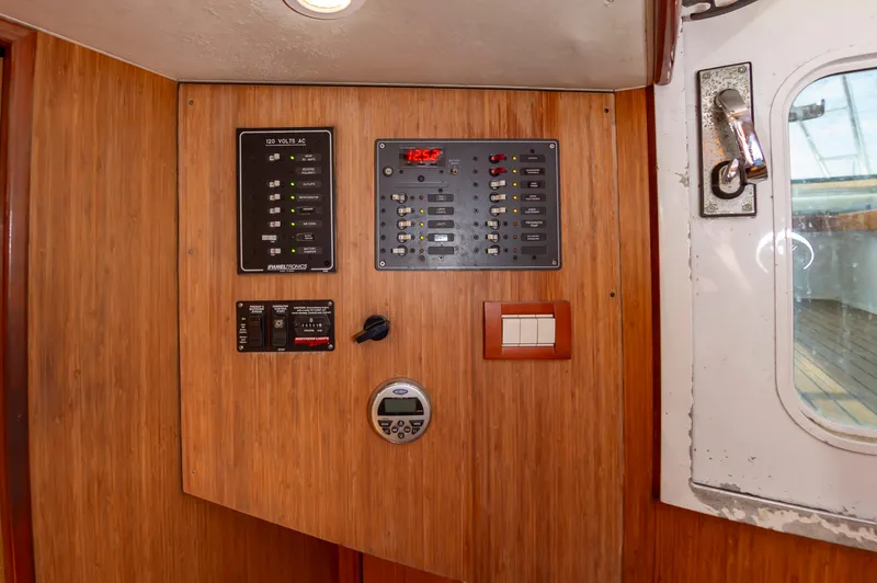 Slide: The Image of Custom Carolina 42 Express 2008 - 30