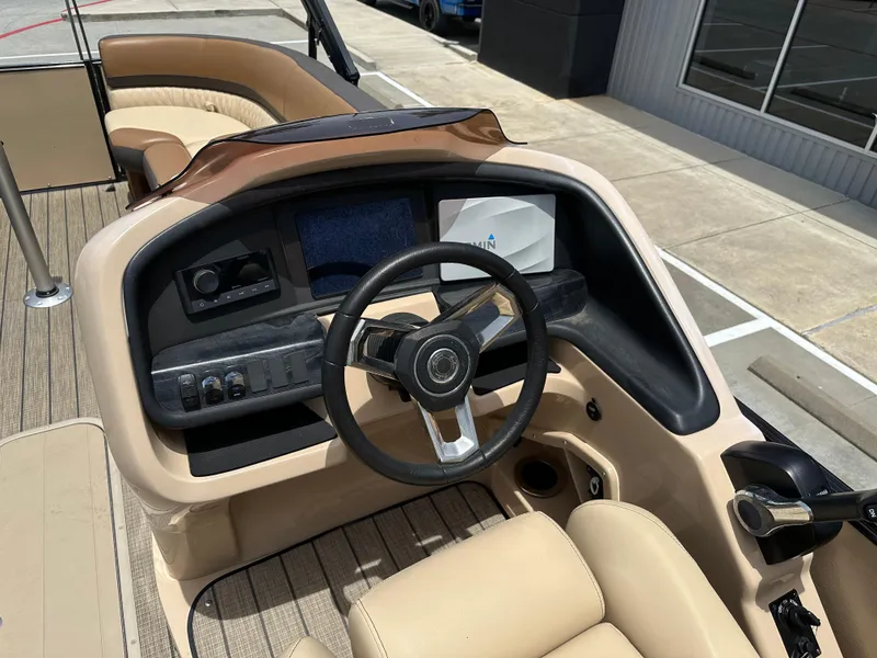 Slide: The Image of Avalon Catalina 2585 RL 2021 - 22