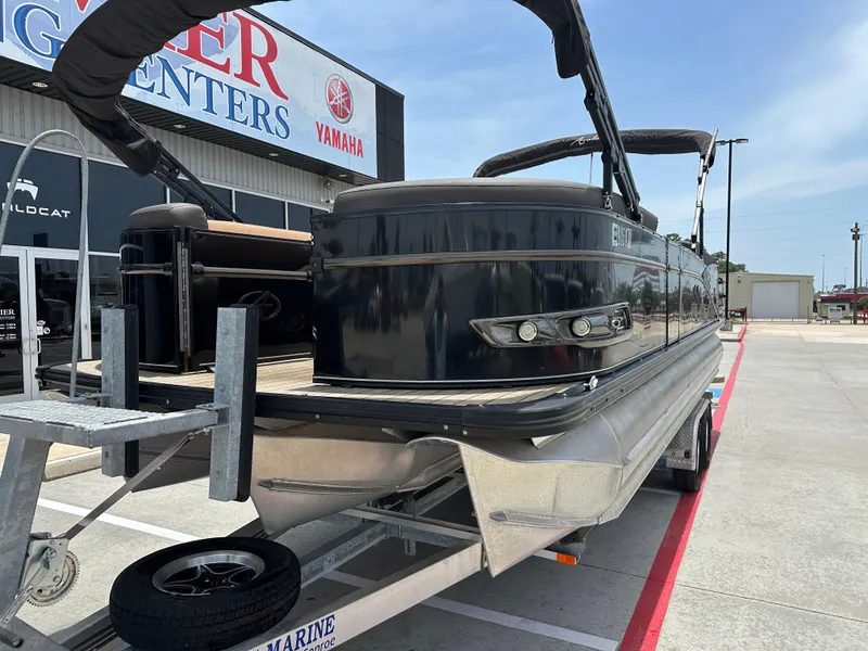 Slide: The Image of Avalon Catalina 2585 RL 2021 - 3