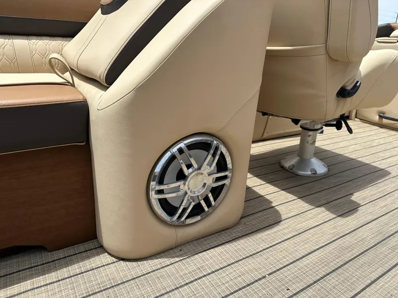 Slide: The Image of Avalon Catalina 2585 RL 2021 - 36