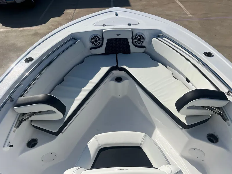 Slide: The Image of Tidewater 210LXF 2025 - 13