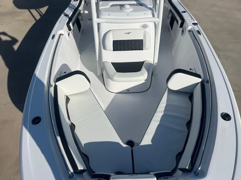 Slide: The Image of Tidewater 210LXF 2025 - 14