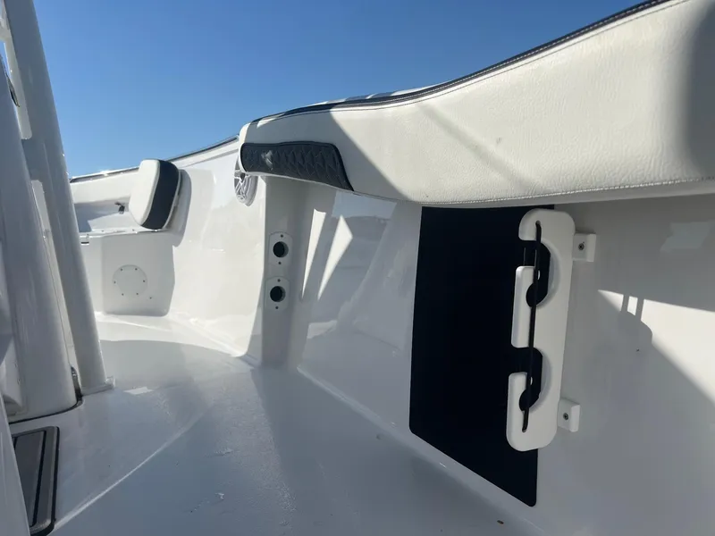 Slide: The Image of Tidewater 210LXF 2025 - 27