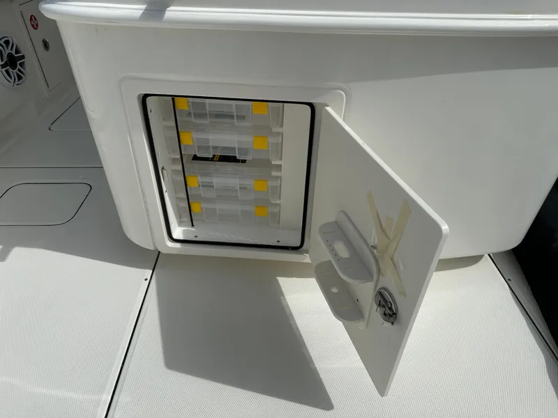 Slide: The Image of World Cat 325CC 2025 - 25