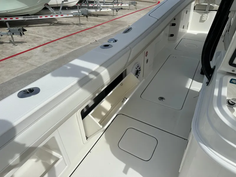 Slide: The Image of World Cat 325CC 2025 - 27