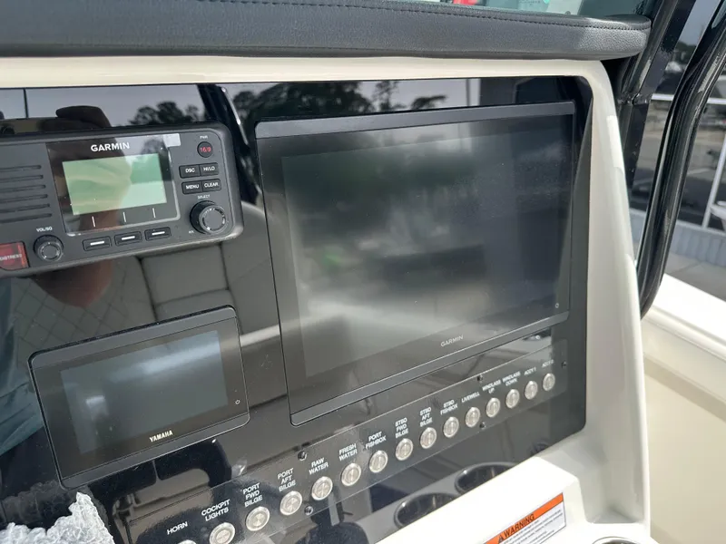 Slide: The Image of World Cat 325CC 2025 - 33