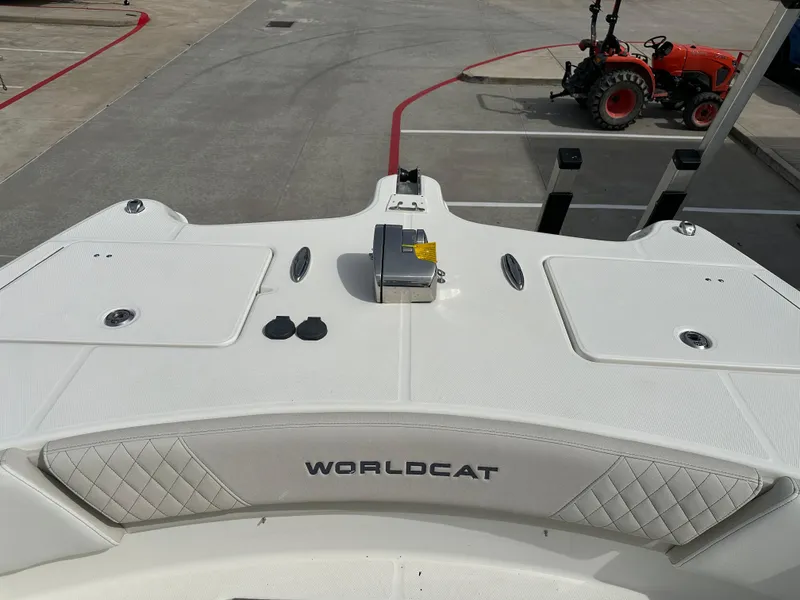 Slide: The Image of World Cat 325CC 2025 - 62