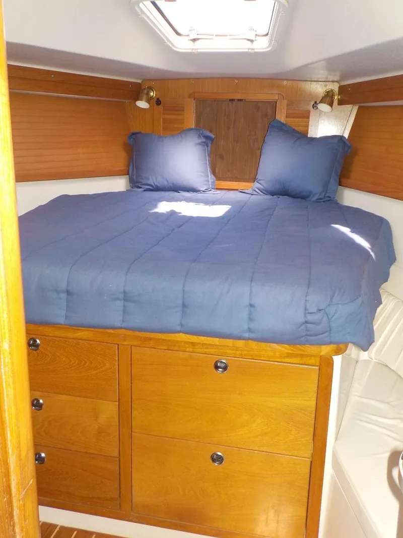 Slide: The Image of Forward Staterom w/Centerline Berth - 15