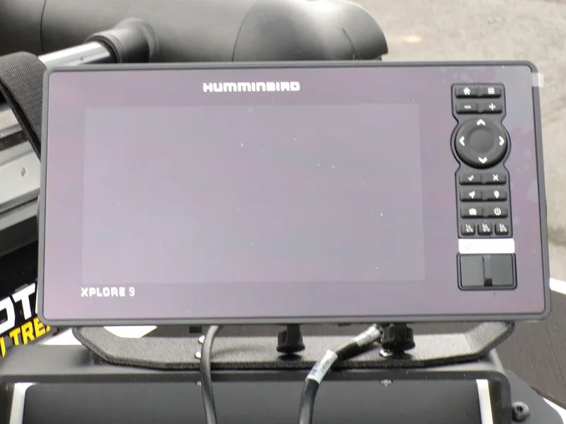 Slide: The Image of Humminbird Xplore 9 fishfinder on 2025 Skeeter ZXR21SE boat dashboard. - 11