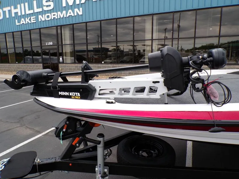 Slide: The Image of 2025 Skeeter ZXR21SE boat with Minn Kota Ultrex motor at dealership. - 5