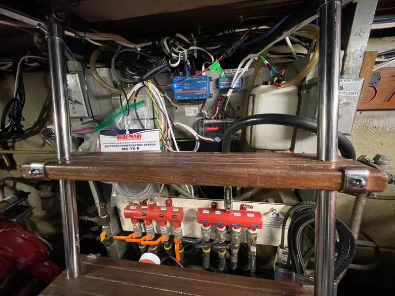 Slide: The Image of Hatteras 48 LRC 1976 - 52