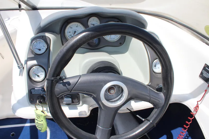 Slide: The Image of Larson SEi 186 Ski 'n Fish I/O 2000 - 27