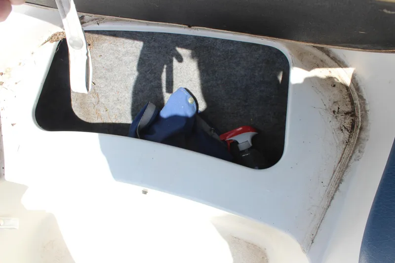 Slide: The Image of Larson SEi 186 Ski 'n Fish I/O 2000 - 34