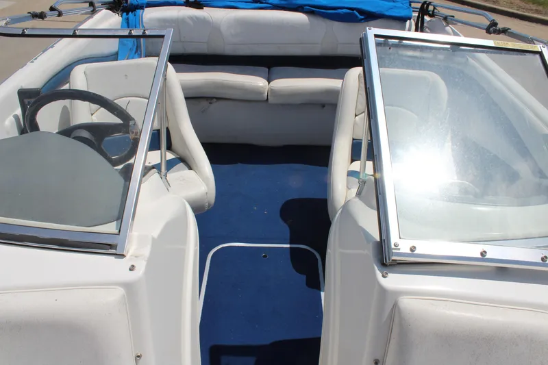 Slide: The Image of Larson SEi 186 Ski 'n Fish I/O 2000 - 36