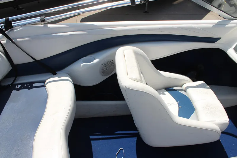 Slide: The Image of Larson SEi 186 Ski 'n Fish I/O 2000 - 37