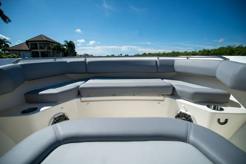 Slide: The Image of Boston Whaler 280 Outrage 2026 - 17
