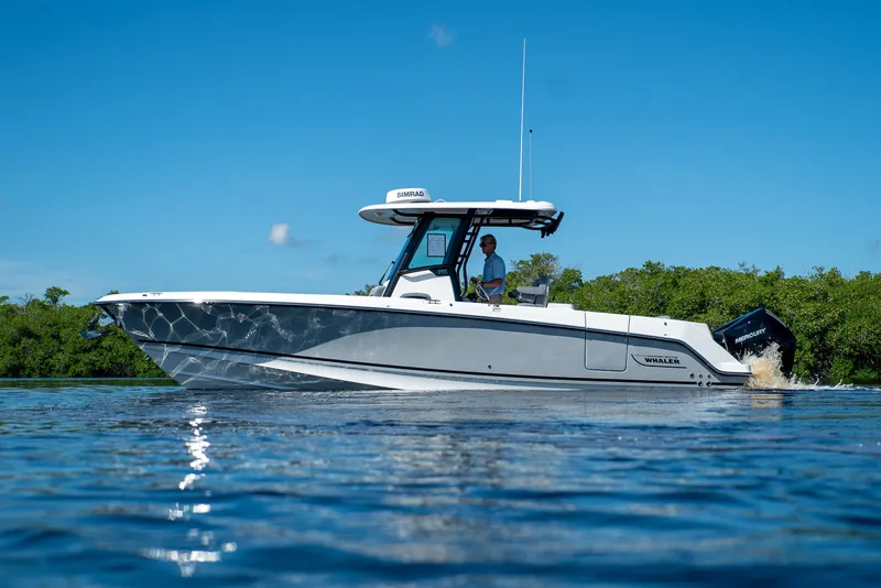 Slide: The Image of Boston Whaler 280 Outrage 2026 - 3