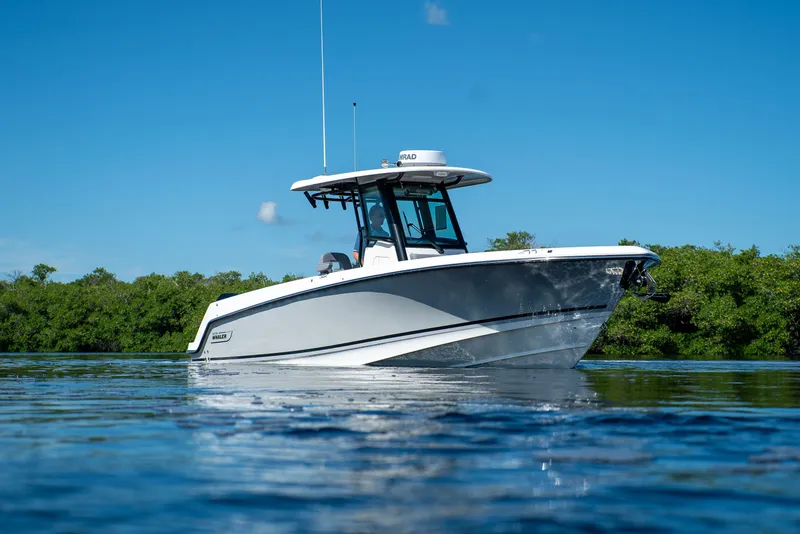 Slide: The Image of Boston Whaler 280 Outrage 2026 - 30