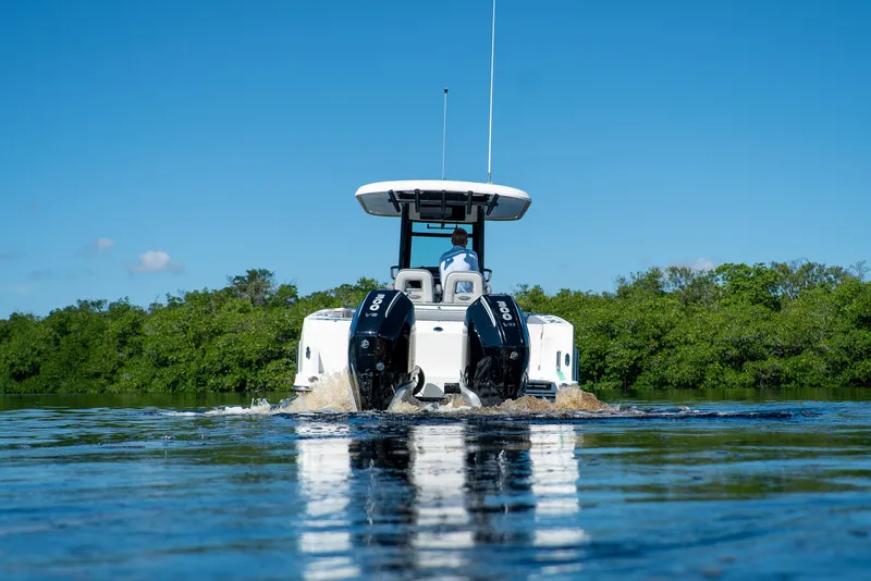 Slide: The Image of Boston Whaler 280 Outrage 2026 - 38