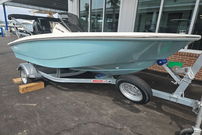 Slide: The Image of Boston Whaler 130 Super Sport 2026 - 10