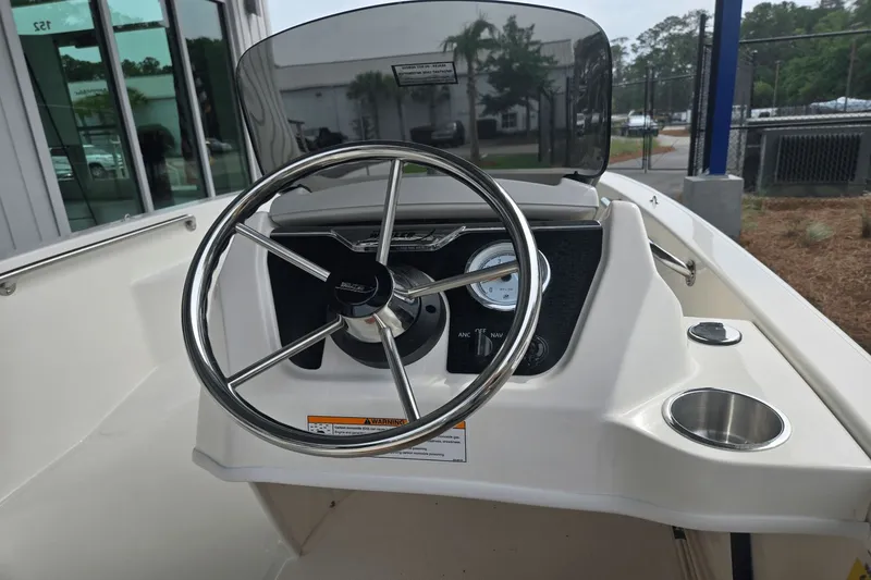Slide: The Image of Boston Whaler 130 Super Sport 2026 - 4
