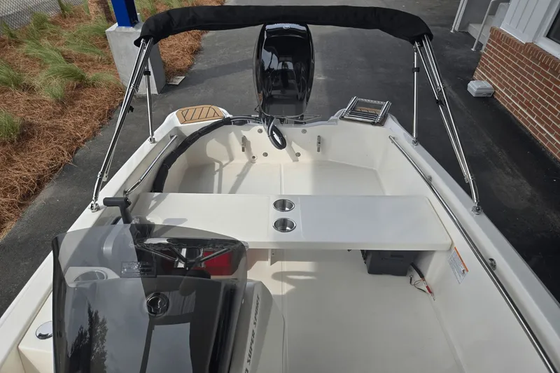Slide: The Image of Boston Whaler 130 Super Sport 2026 - 7