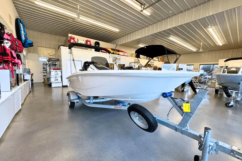 Slide: The Image of Boston Whaler 130 Super Sport 2026 - 1
