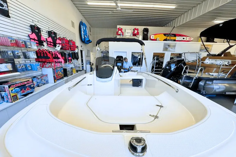 Slide: The Image of Boston Whaler 130 Super Sport 2026 - 10