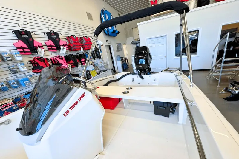 Slide: The Image of Boston Whaler 130 Super Sport 2026 - 4