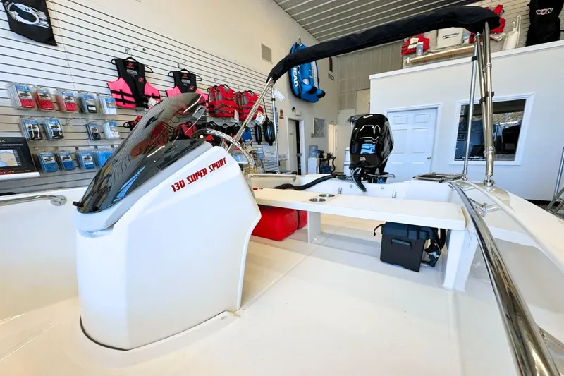 Slide: The Image of Boston Whaler 130 Super Sport 2026 - 7