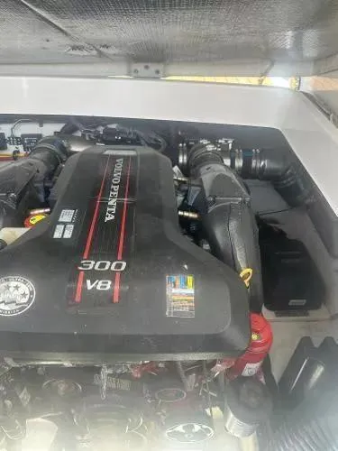 Slide: The Image of 2014 Chaparral 307 SSX engine compartment featuring Volvo Penta 300 V8 engine. - 18