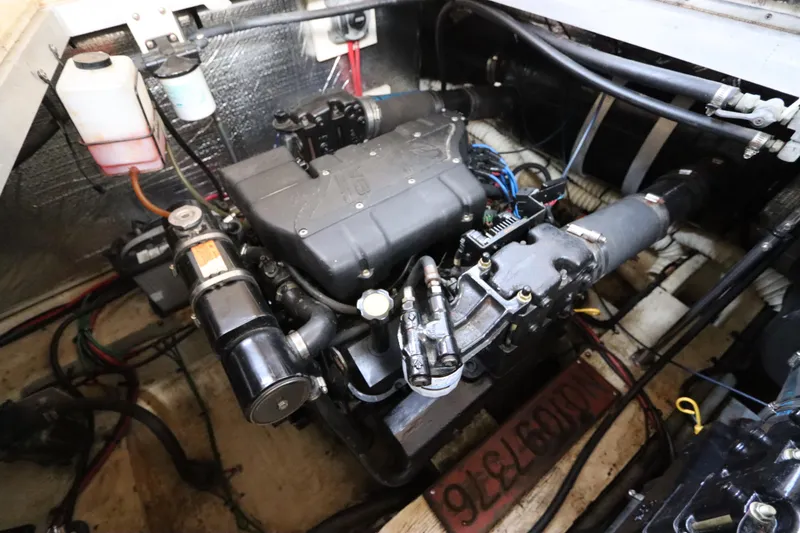 Slide: The Image of Cruisers 3750 Motoryacht 1999 - 50