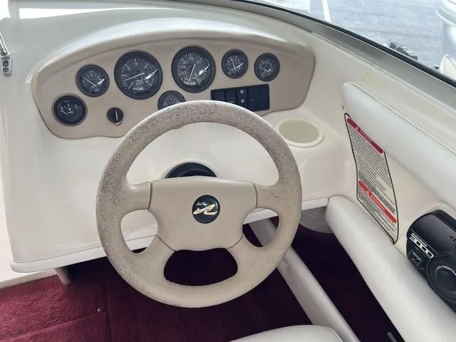 Slide: The Image of Sea Ray 185 Bow Rider 1997 - 7