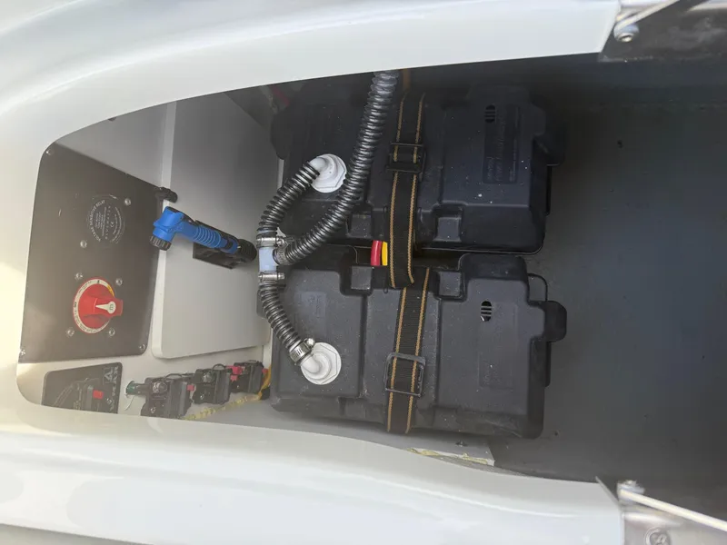 Slide: The Image of Crownline Boats 290 SS 2023 - 11