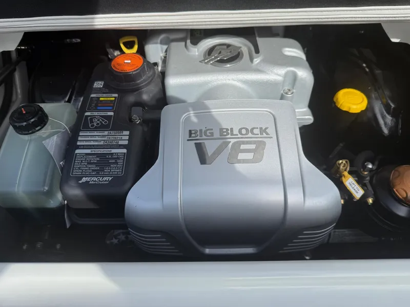 Slide: The Image of Crownline Boats 290 SS 2023 - 6