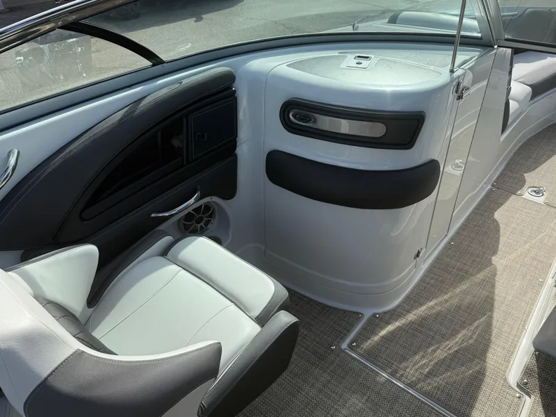 Slide: The Image of Crownline Boats 290 SS 2023 - 9