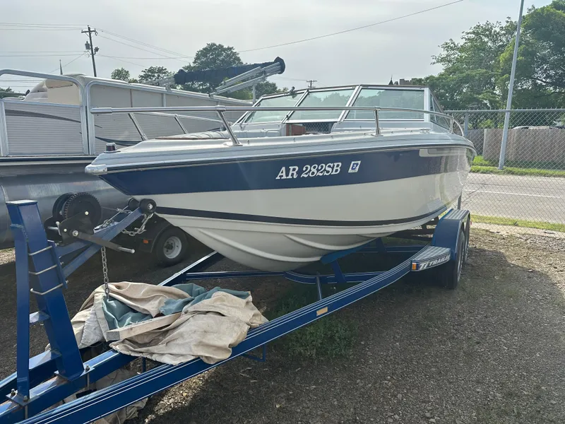 Slide: The Image of Celebrity 190 V BR Bowrider 1987 - 2