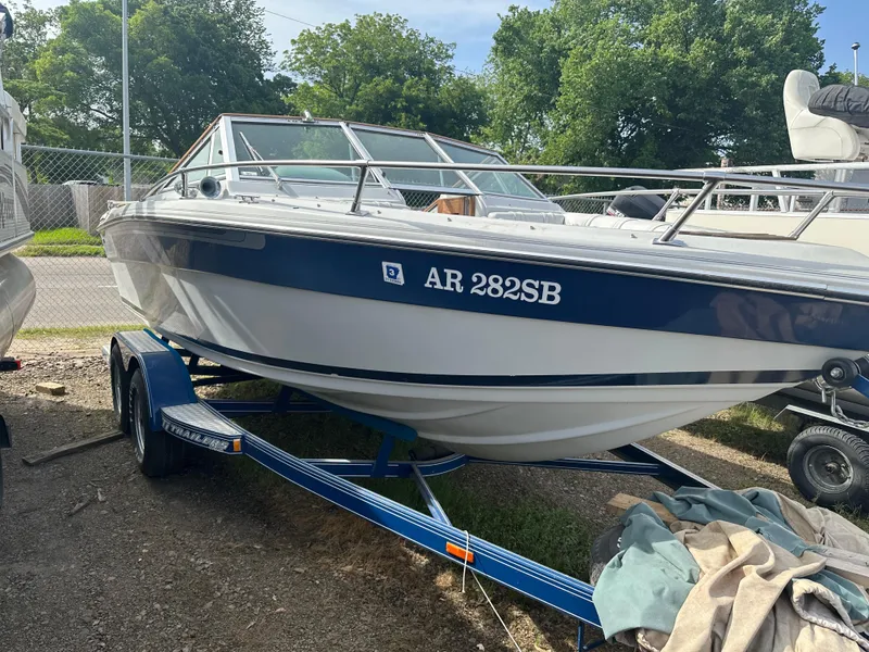 Slide: The Image of Celebrity 190 V BR Bowrider 1987 - 3