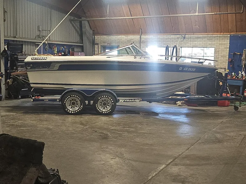 Slide: The Image of Celebrity 190 V BR Bowrider 1987 - 6