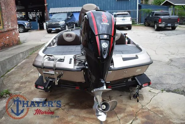 Slide: The Image of Ranger Z185 2025 - 4