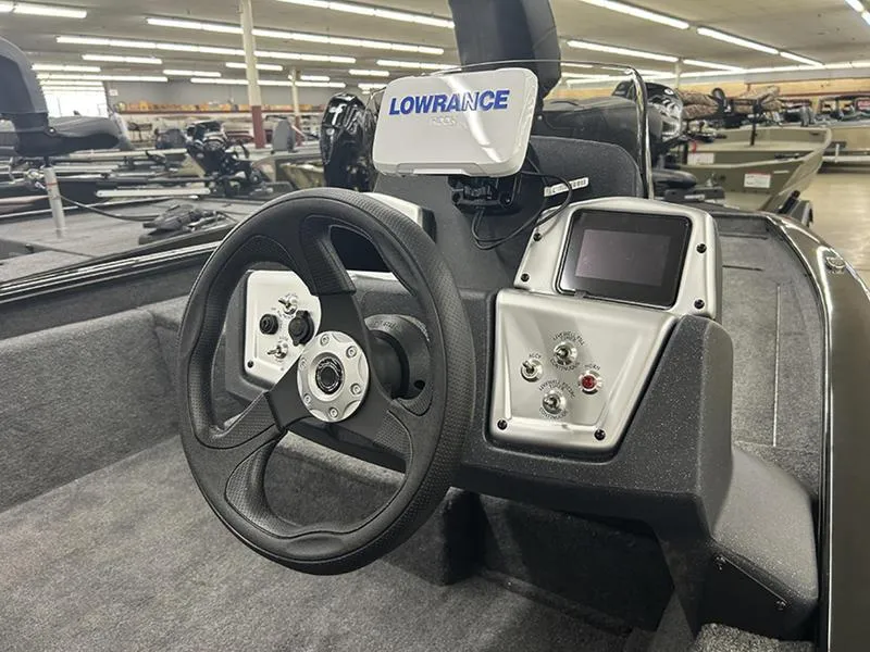 Slide: The Image of Tracker Pro Team 175 TF 2025 - 5