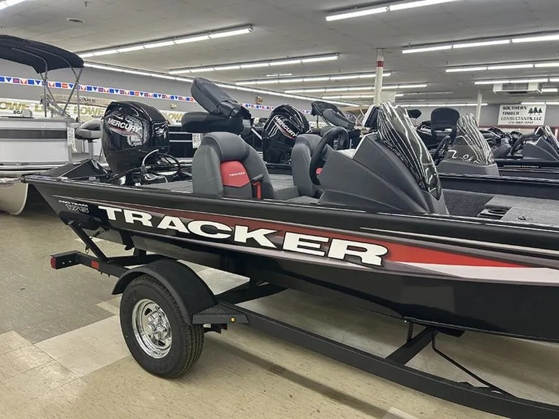 Slide: The Image of Tracker Pro Team 175 TF 2025 - 6