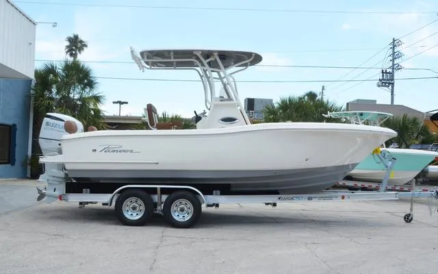 Slide: The Image of Pioneer 222 Sportfish 2025 - 12