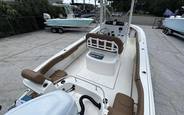 Slide: The Image of Pioneer 222 Sportfish 2025 - 15